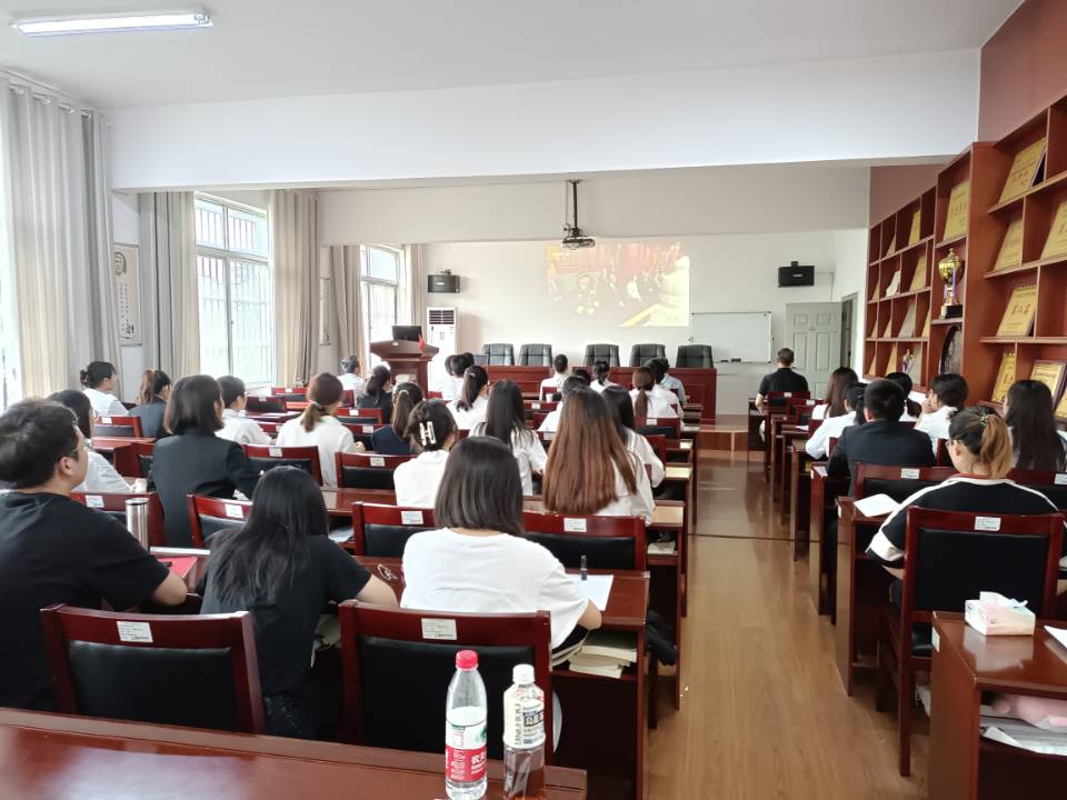 大福娱乐城
8教406会议室46人收看现场2.jpg