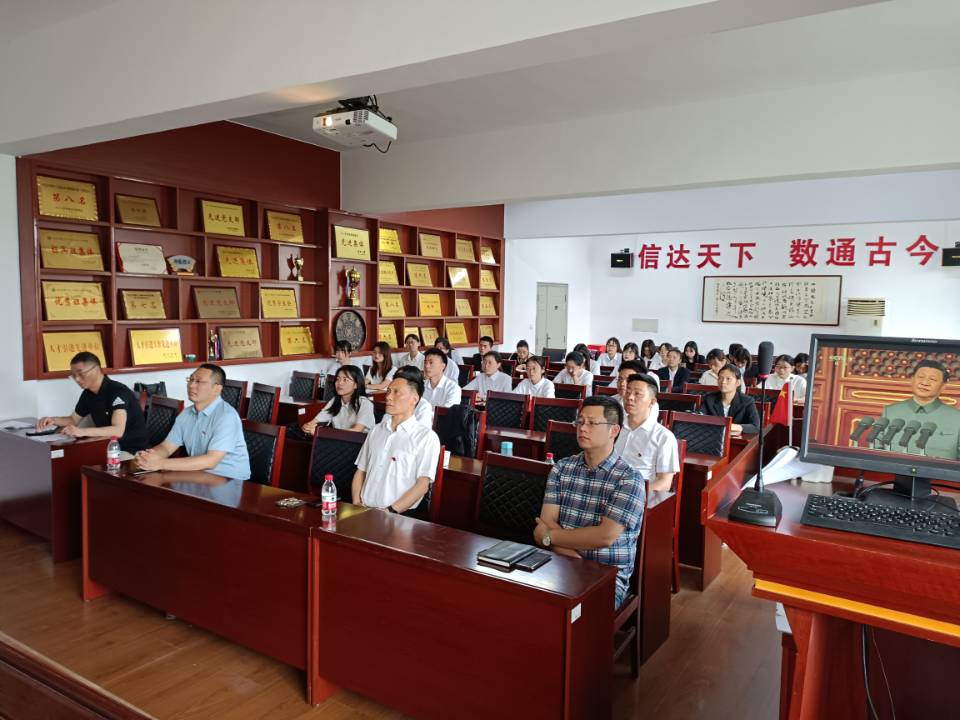 大福娱乐城
8教406会议室46人收看现场.jpg